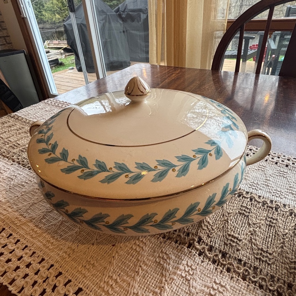VTG Johnson Brothers Pareek Round Tureen Serving Bowl Blue Leaf Gold